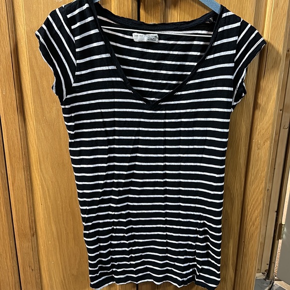 Zara T-shirt - Picture 2 of 4